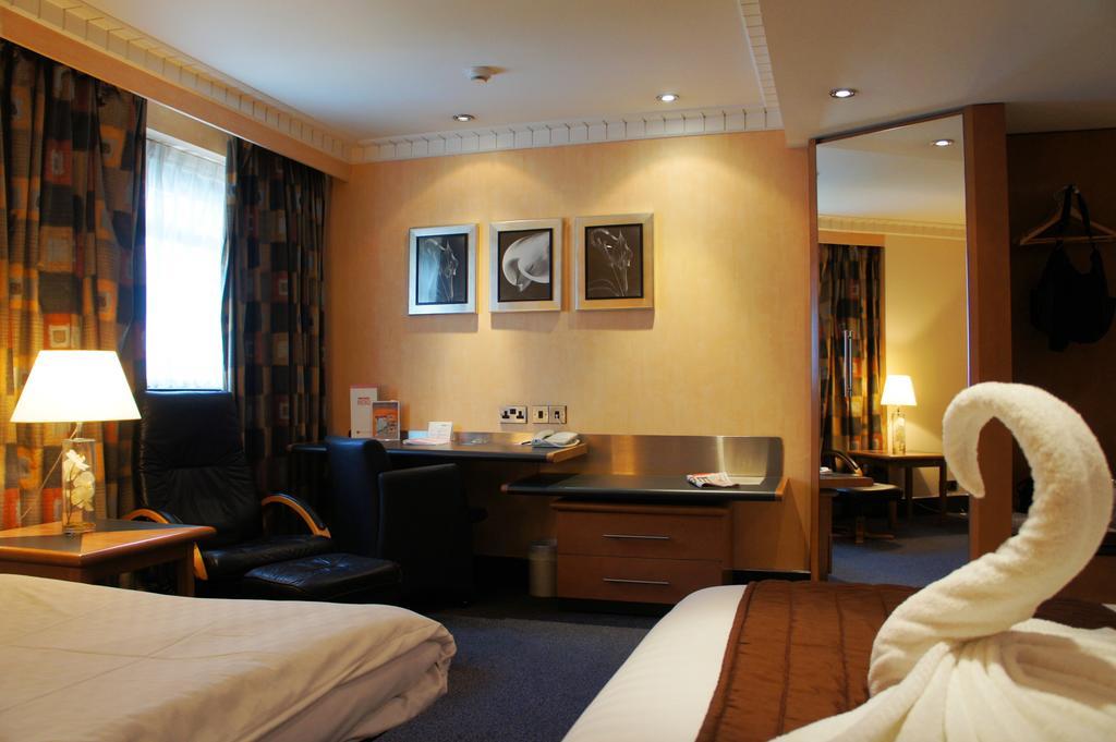 Ramada Hatfield Hatfield  Exterior foto