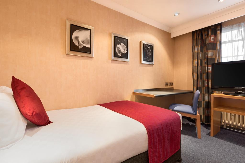 Ramada Hatfield Hatfield  Exterior foto