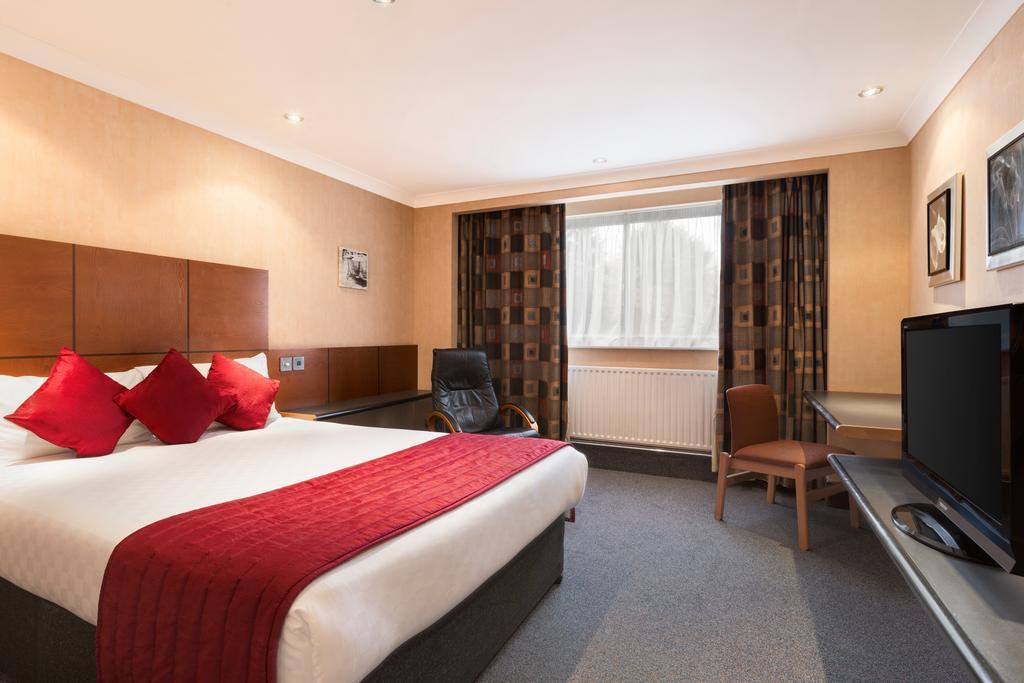 Ramada Hatfield Hatfield  Exterior foto
