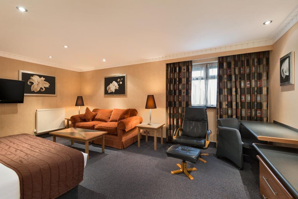 Ramada Hatfield Hatfield  Exterior foto