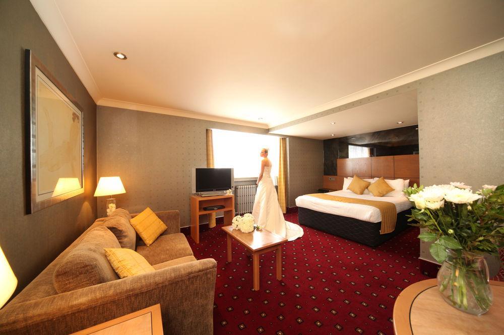 Ramada Hatfield Hatfield  Exterior foto