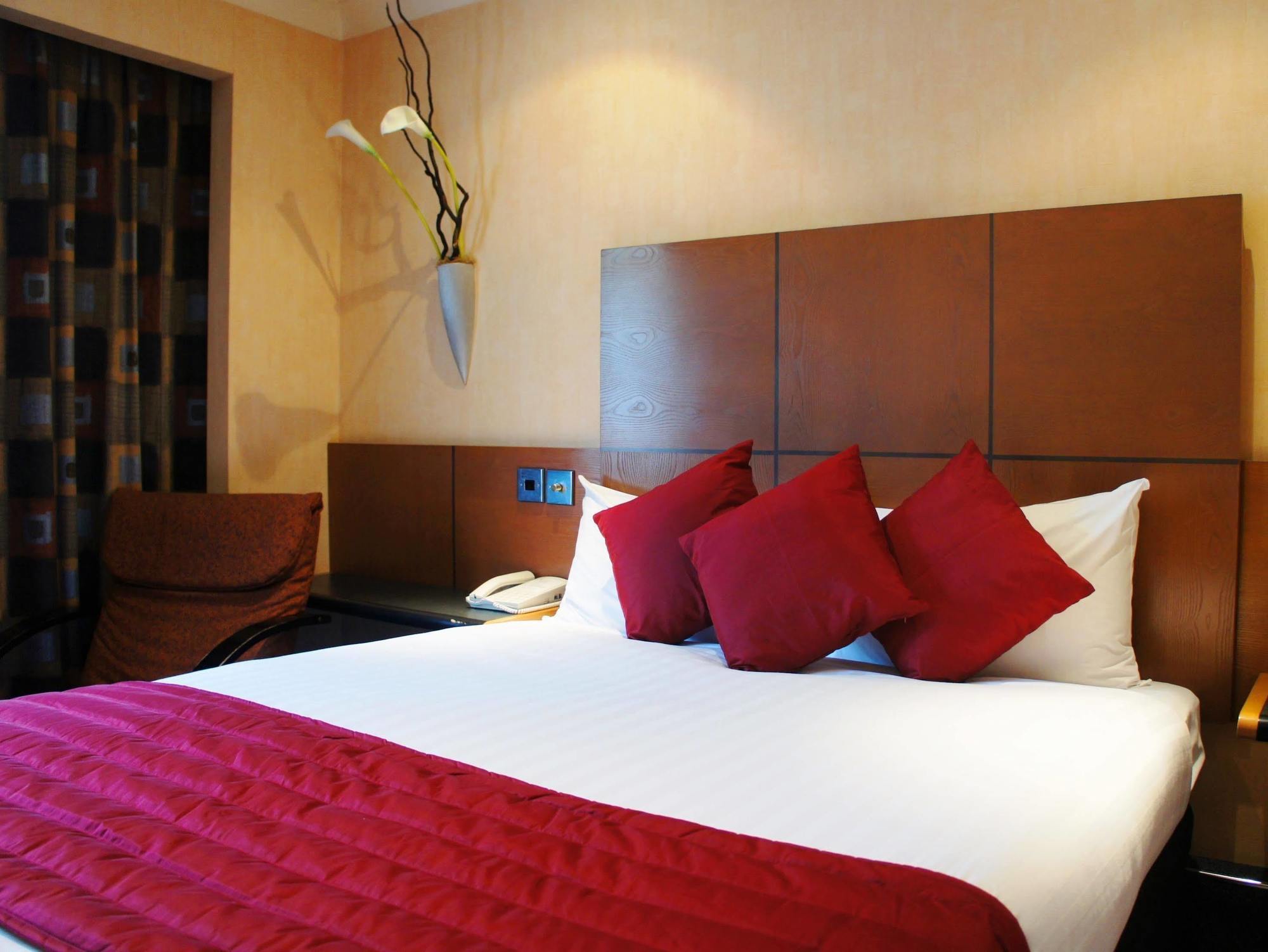 Ramada Hatfield Hatfield  Exterior foto
